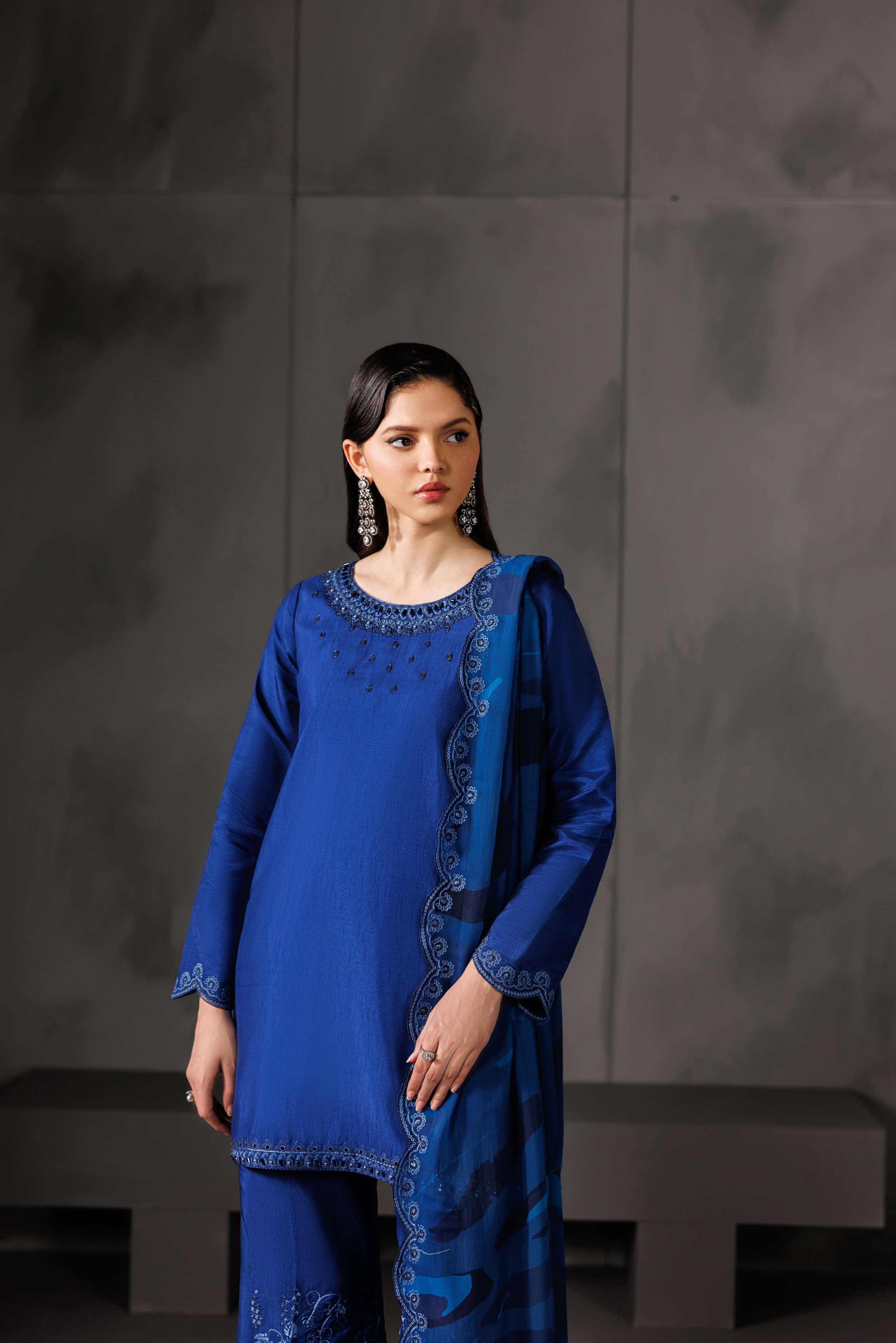 Midnight Noir AZS-112